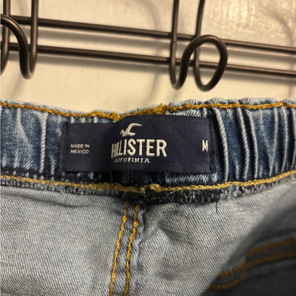 Hollister Light Wash Women’s Jogger Jeans - Picture 3 of 4
